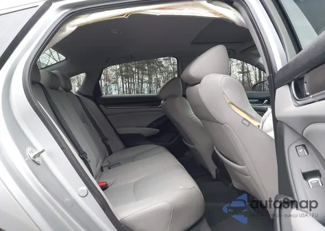 2018 Honda Accord Touring z USA, uszkodzony, nr VIN 1HGCV1F91JA149105